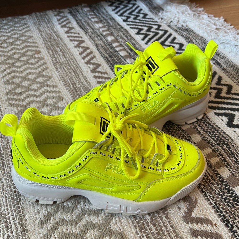 Shoe